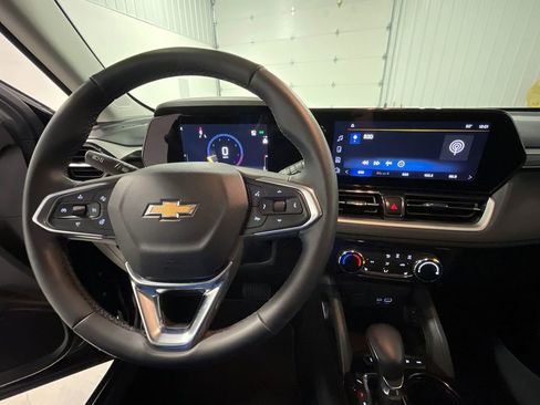 Used 2025 Chevrolet TrailBlazer LT w/ LT Cold Weather Package image 34