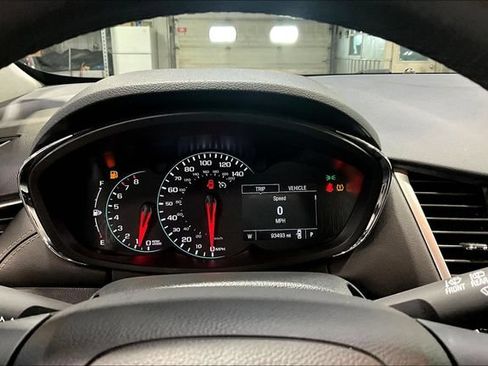 Used 2020 Chevrolet Trax LT w/ LT Convenience Package AWD/4WD image 12