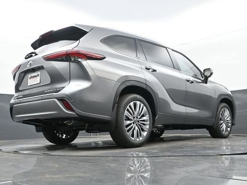 New 2026 Toyota Highlander Platinum AWD/4WD image 27