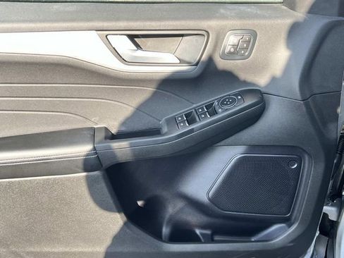 Certified 2024 Ford Escape Platinum AWD/4WD image 17