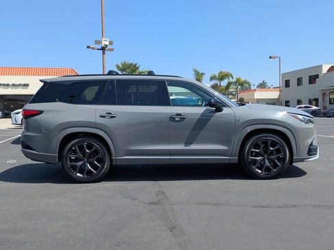 Used 2025 Lexus TX 500h AWD w/ Technology Package image 4