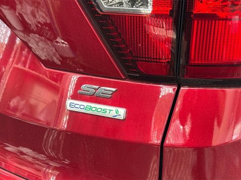 Used 2019 Ford Escape SE image 8