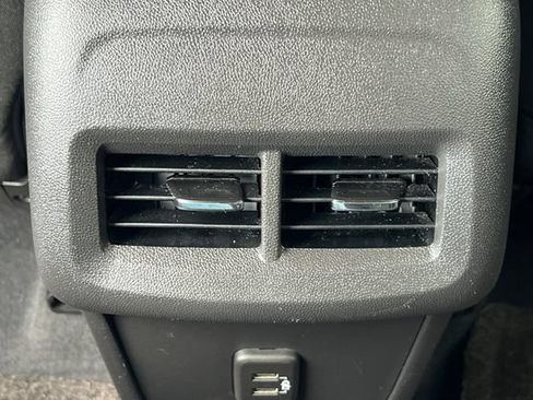 Used 2021 Chevrolet Equinox LT FWD image 14