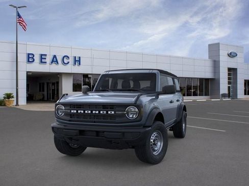 New 2025 Ford Bronco 4-Door image 2