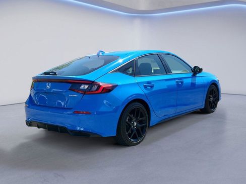Used 2023 Honda Civic Sport image 3