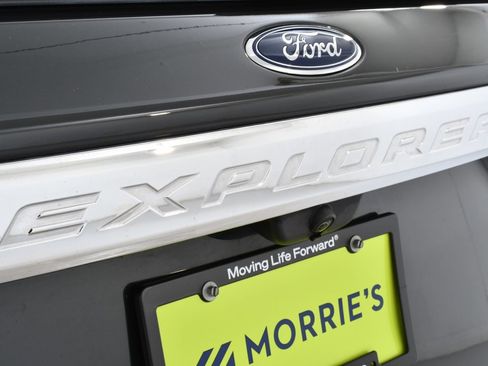 Used 2022 Ford Explorer XLT w/ Equipment Group 202A image 24