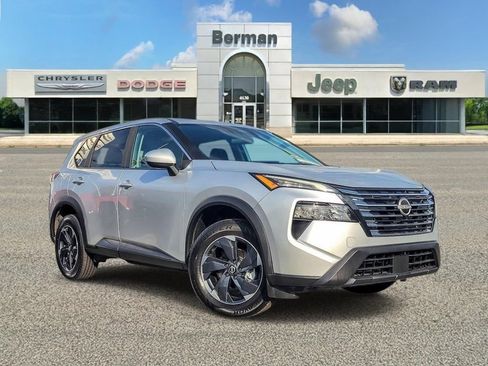 Used 2024 Nissan Rogue SV AWD/4WD image 1