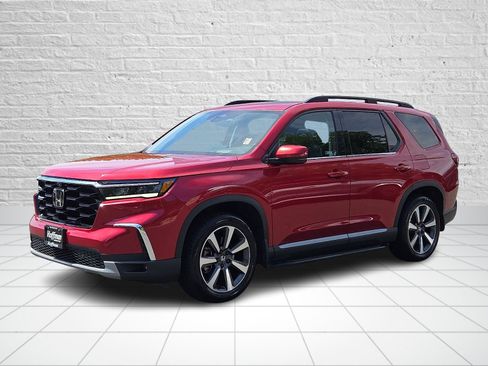 Used 2023 Honda Pilot Elite image 3