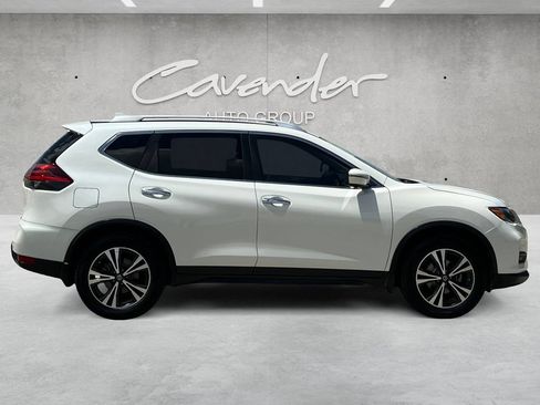 Used 2020 Nissan Rogue SV w/ Premium Package FWD image 17