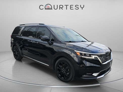 Used 2024 Kia Carnival SX Prestige image 5