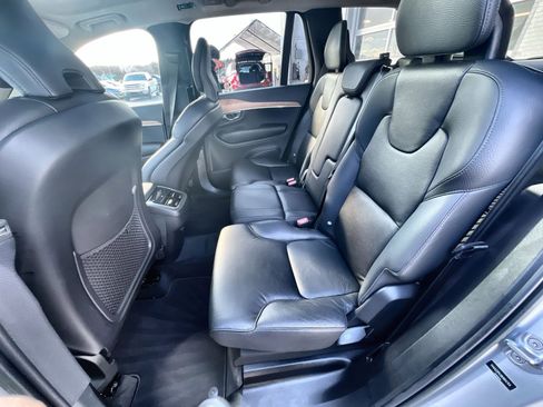 Used 2022 Volvo XC90 T6 Momentum w/ Climate Package image 25