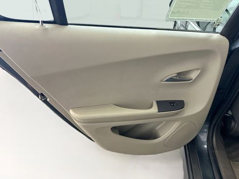 Used 2013 Chevrolet Volt FWD image 25
