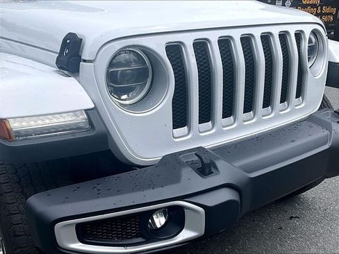 Used 2021 Jeep Wrangler Unlimited Sahara w/ Uconnect 4C Nav & Sound Group AWD/4WD image 29