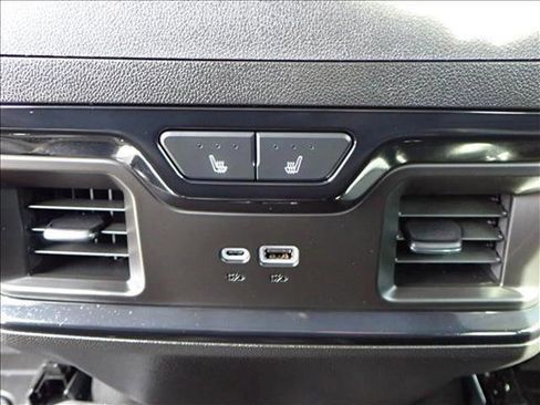 Used 2024 GMC Sierra 2500 AT4 w/ AT4 Premium Plus Package image 9