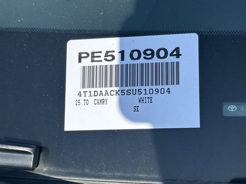 Used 2025 Toyota Camry SE FWD image 14
