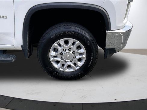 Used 2020 Chevrolet Silverado 2500 LT w/ Z71 Off-Road Package image 33