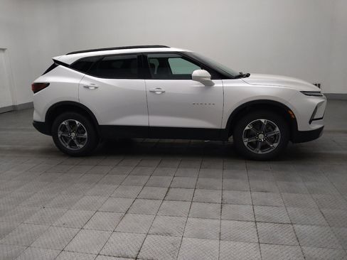 Used 2024 Chevrolet Blazer LT w/ Convenience Package FWD image 11