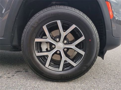 New 2025 Jeep Grand Cherokee Limited w/ Trailer Tow Package image 11