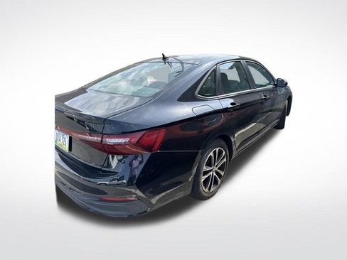 Used 2025 Volkswagen Jetta Sport FWD image 9