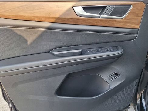 Used 2024 Volkswagen Atlas SE image 29