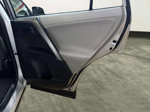 Used 2013 Toyota RAV4 XLE image 20