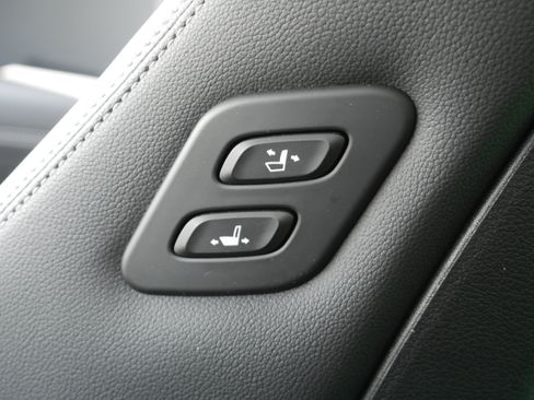 Used 2026 Genesis G70 2.5T Prestige AWD/4WD image 16