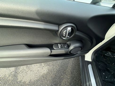 Used 2014 MINI Cooper 2-Door Hardtop image 15