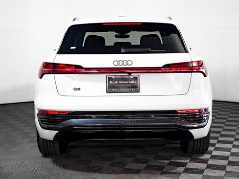 Used 2024 Audi Q8 e-tron Premium Plus image 14
