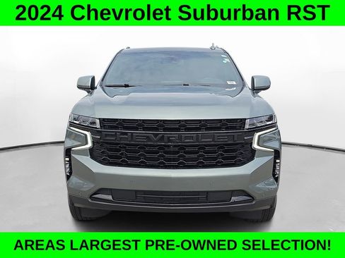 Used 2024 Chevrolet Suburban RST w/ Luxury Package RWD image 2