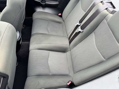Used 2011 Chrysler 200 Touring FWD image 29
