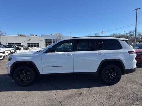 Certified 2023 Jeep Grand Cherokee L Laredo image 18