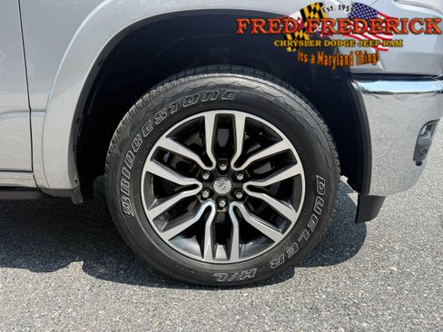 Used 2025 RAM 1500 Limited w/ Trailer Tow Group AWD/4WD image 9