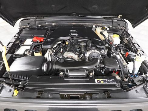 Used 2018 Jeep Wrangler Unlimited Sport image 30