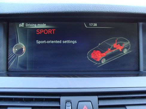 Used 2013 BMW 528i xDrive Sedan image 21