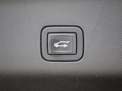 Used 2024 Chevrolet Suburban High Country image 24