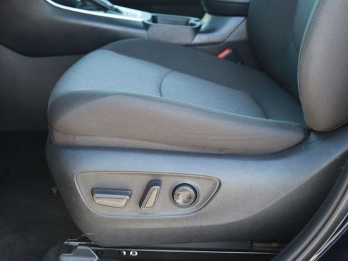 Used 2025 Toyota RAV4 XLE w/ Convenience Package image 10