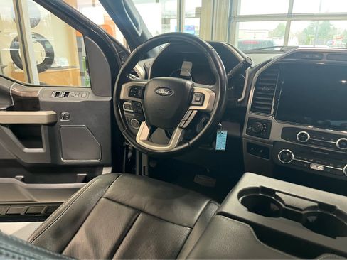 Used 2022 Ford F350 Lariat w/ Chrome Package image 12