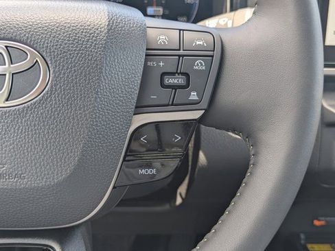 Used 2026 Toyota Camry XLE FWD image 22