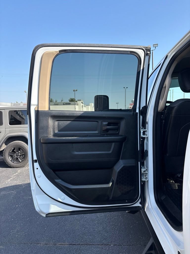 Used 2020 RAM 2500 Tradesman w/ Chrome Appearance Group AWD/4WD image 19