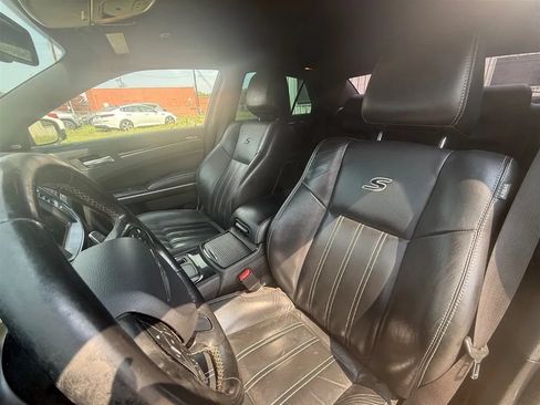 Used 2019 Chrysler 300 S RWD image 20