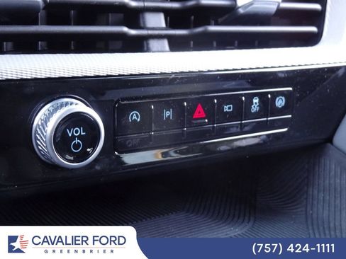 Used 2026 Ford Explorer Active AWD/4WD image 28