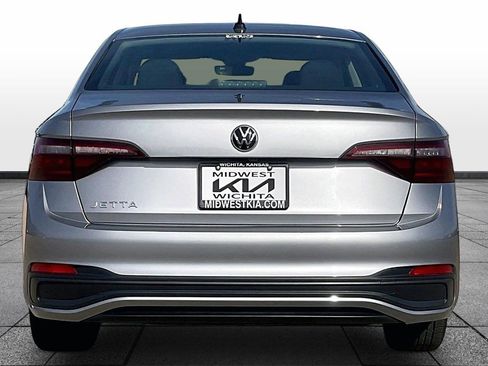 Used 2024 Volkswagen Jetta S image 4