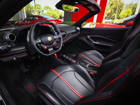 Used 2021 Ferrari F8 Tributo RWD image 41