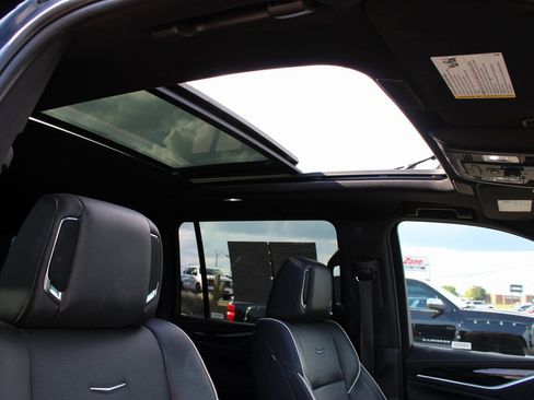 Used 2023 Cadillac Escalade ESV Sport AWD/4WD image 20