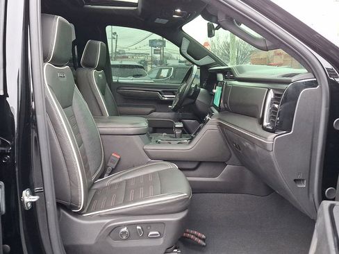Used 2024 GMC Sierra 1500 AT4X image 29