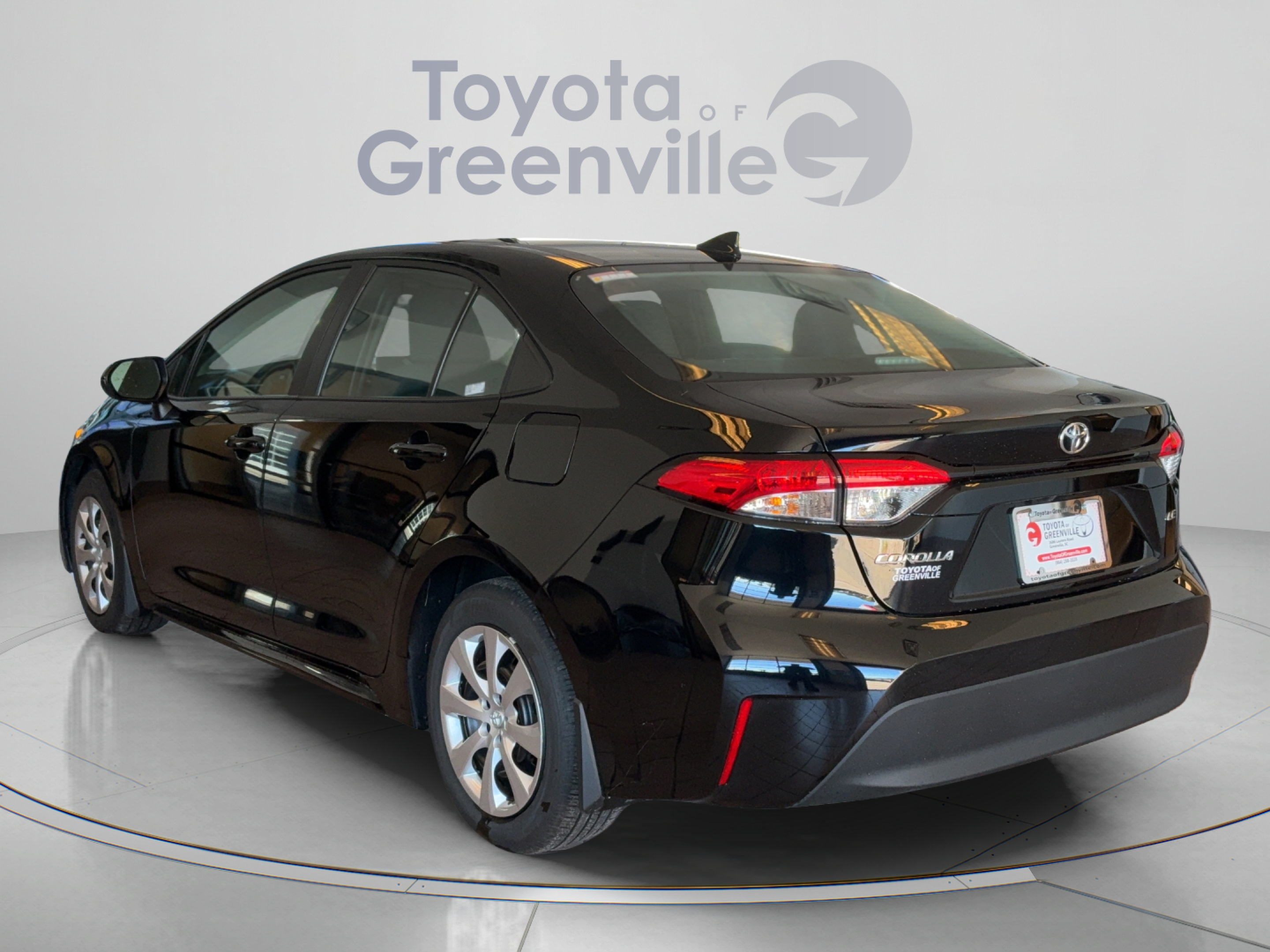 Used 2026 Toyota Corolla LE FWD image 4
