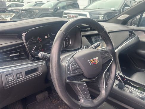 Used 2023 Cadillac XT5 Premium Luxury image 12