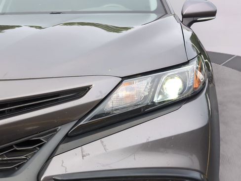 Used 2021 Toyota Camry SE w/ Convenience Package FWD image 35