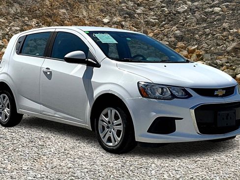 Used 2020 Chevrolet Sonic LT image 10