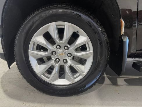 Used 2019 Chevrolet Silverado 1500 LTZ w/ LTZ Convenience Package AWD/4WD image 8